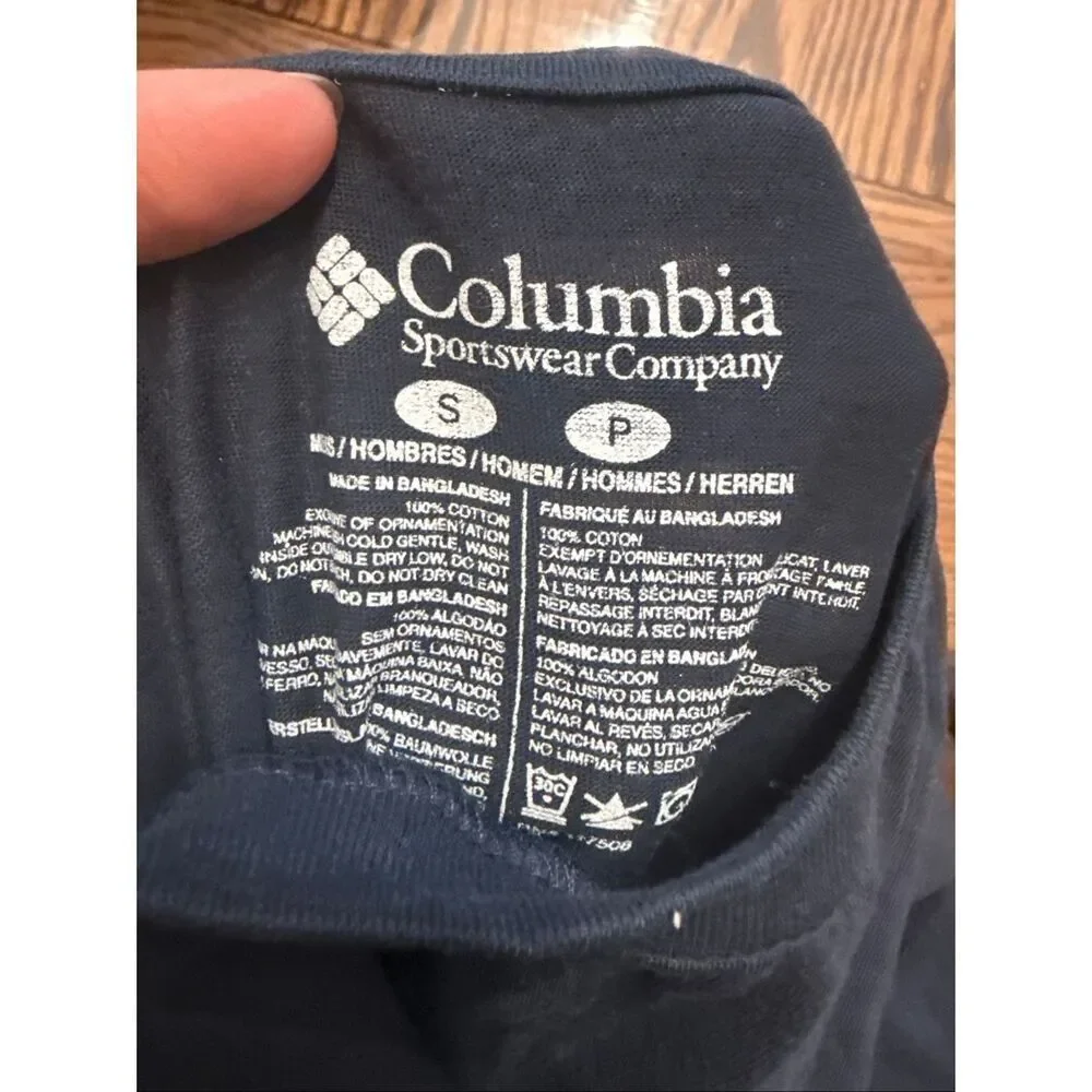 Columbia Navy Blue Greater Outdoor Gear Short Sleeve Crew Neck T-Shirt Small NWT